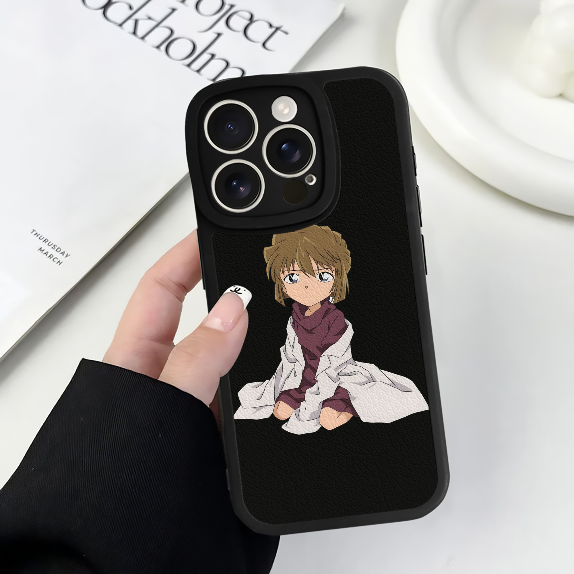 （画像用） 名探偵コナン 灰原 哀 はいばら あい Detective Conan Anita Hailey、Vi Graythorn Haibara Ai 【iPhone 16シリーズ対応】シリコンスマホケース（レザー調） 材質：シリコン